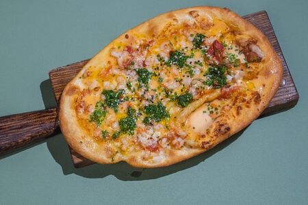 Ламаджун с морепродуктами