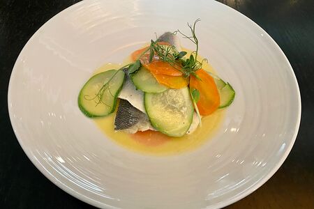 Сибас с тушеными овощами 