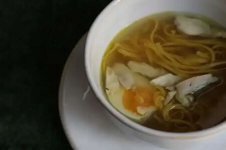 Куриный с пастой тальолини и яйцом