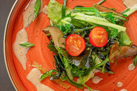 Салат Чукка с шиитаке