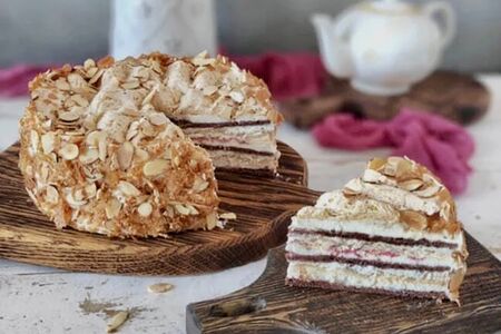 Меренговый с фисташкой 