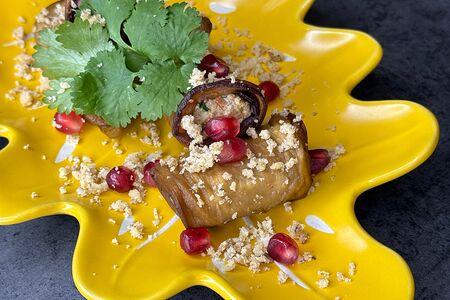 Рулетики из баклажанов с орехами