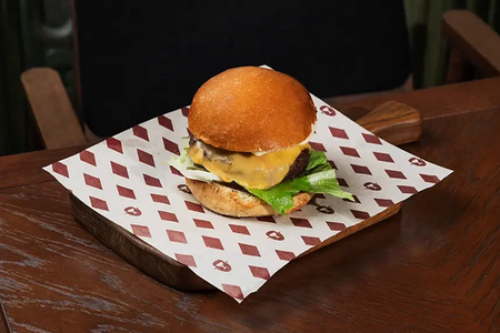 Бургер с растительной котлетой