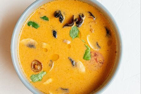 Том Кха Кай