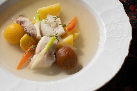 Уха из копченого балтийского угря и трески