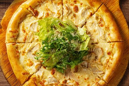 Пицца Цезарь с курицей