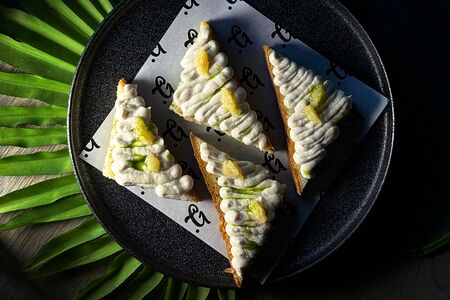 Форшмак из сельди на бриоше