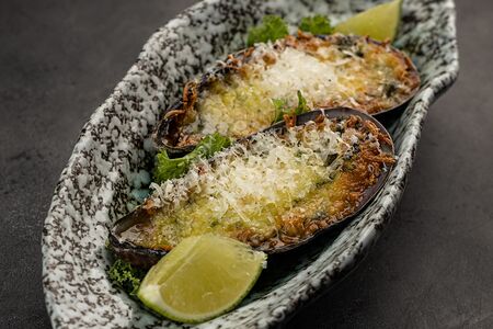 Запеченные мидии