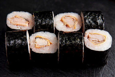 Нори маки с угрём