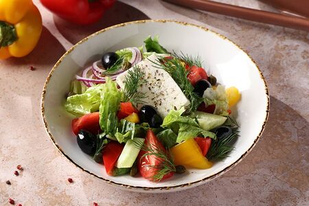 Салат Греческий с имеретинским сыром 