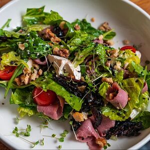 Салат с уткой и черносливом