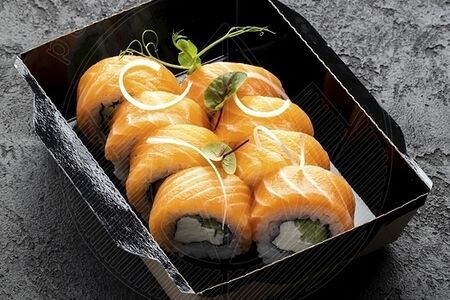 Филадельфия с авокадо, слабосоленый лосось