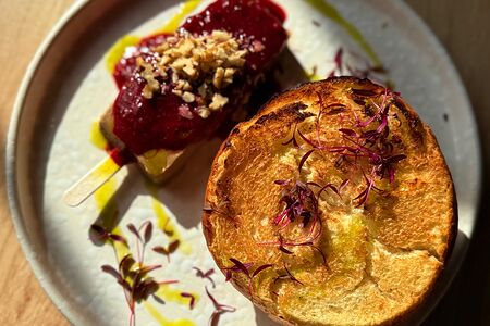 Крем-паштет из печени цыпленка с ягодным конфи