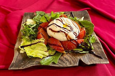 Буратта с томатами