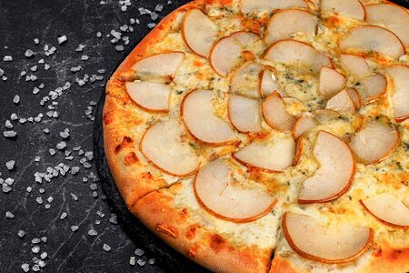 Пицца с грушей