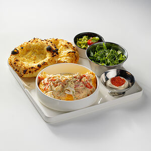 Большой завтрак с крабом и красной икрой