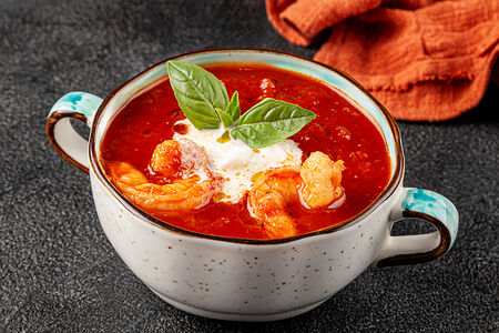 Томатный суп с креветками