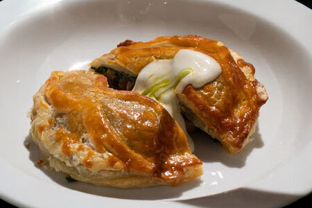 Пирог с лесными грибами в соусе Шампань