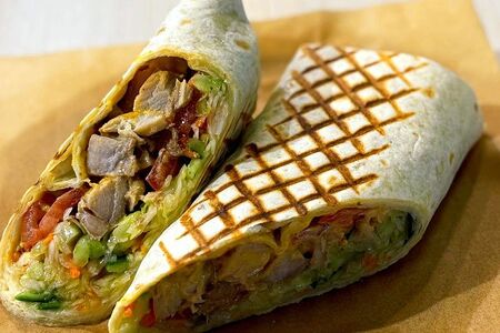 Шаурма с курицей острая