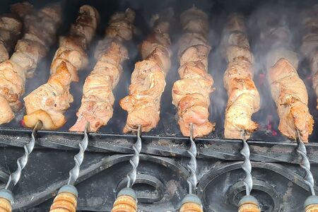 Шашлык из свиной шеи на углях