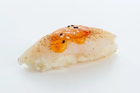 Нигири с опаленным окунем