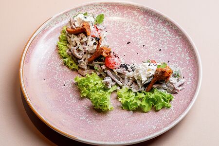 Салат с языком и баклажанами