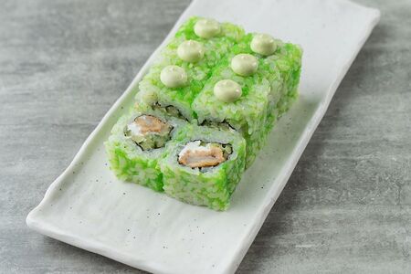 Ролл с окунем