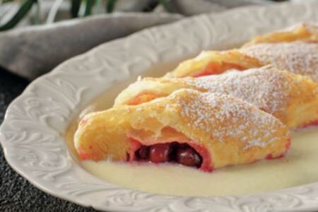 Штрудель вишневый