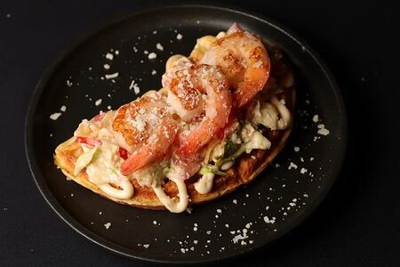 Вафля с начинкой Цезарь с креветкой