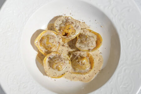 Равиоли с пармской ветчиной