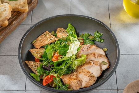 Зеленый с теплым цыпленком