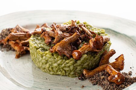 Ризотто со шпинатом и лисичками