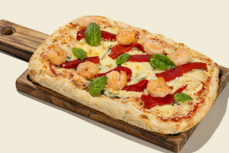 Пицца с морепродуктами и печеным перцем