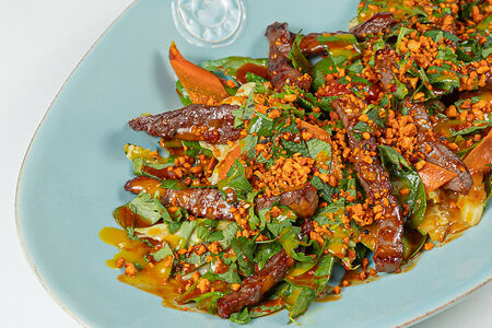 Индонезийский салат с говядиной