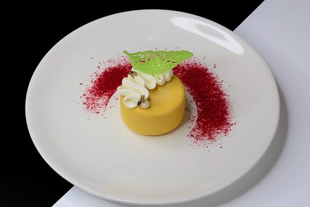 Мусс малина-маракуйя