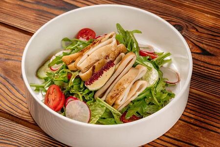 Салат с кальмаром