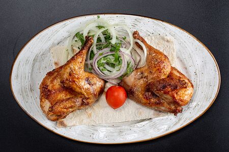 Цыпленок корнишон на углях