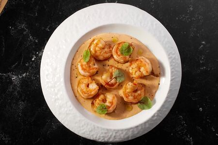 Жареные креветки в соусе Том-ям