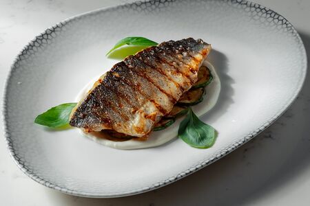 Филе сибаса с кабачками