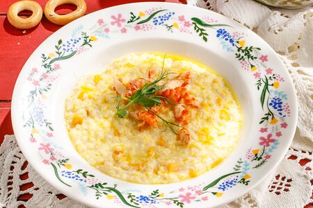 Пшенная каша с тыквой и раковыми шейками