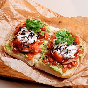 Брускетта с семгой