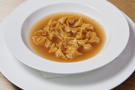 Консоме с тортеллини из телятины