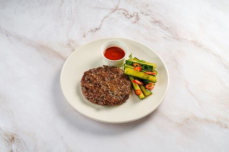 Рубленая мраморная говядина на гриле