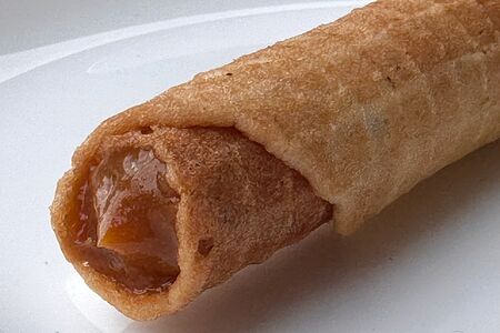 Вафельная трубочка с варёной сгущенкой