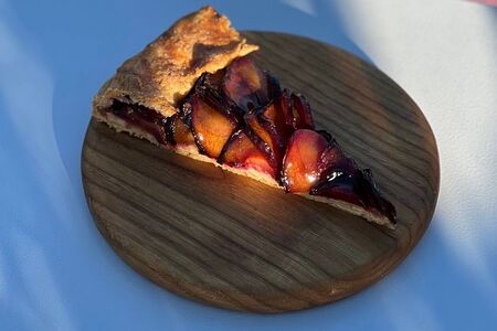 Галета со сливой