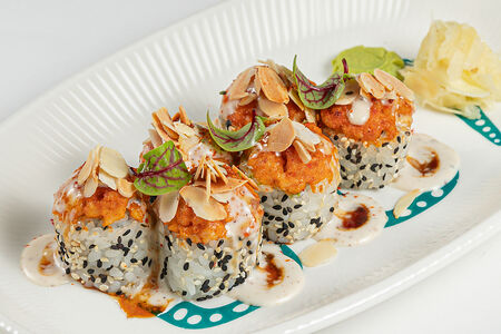 Запеченный ролл с креветкой, снежным крабом и авокадо