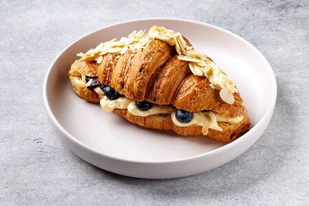 Круассан ванильный