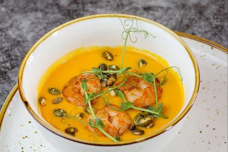 Тыквенный крем-суп с креветками