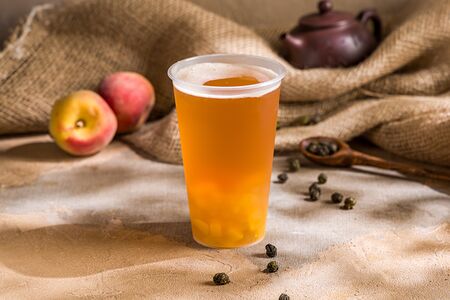 Жасминовый чай с персиком и конжаком