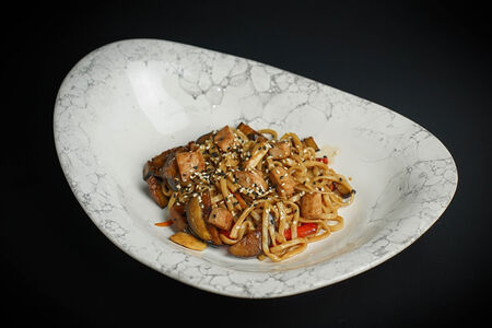 Лапша удон с тунцом